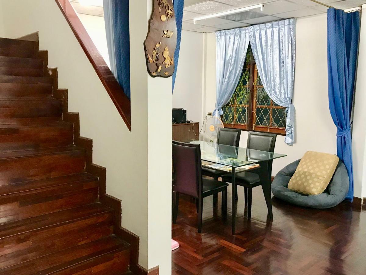 Sira'S House Hotel Bangkok Exterior photo